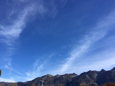 グレノーキーの空。まさか地震雲では(?_?)