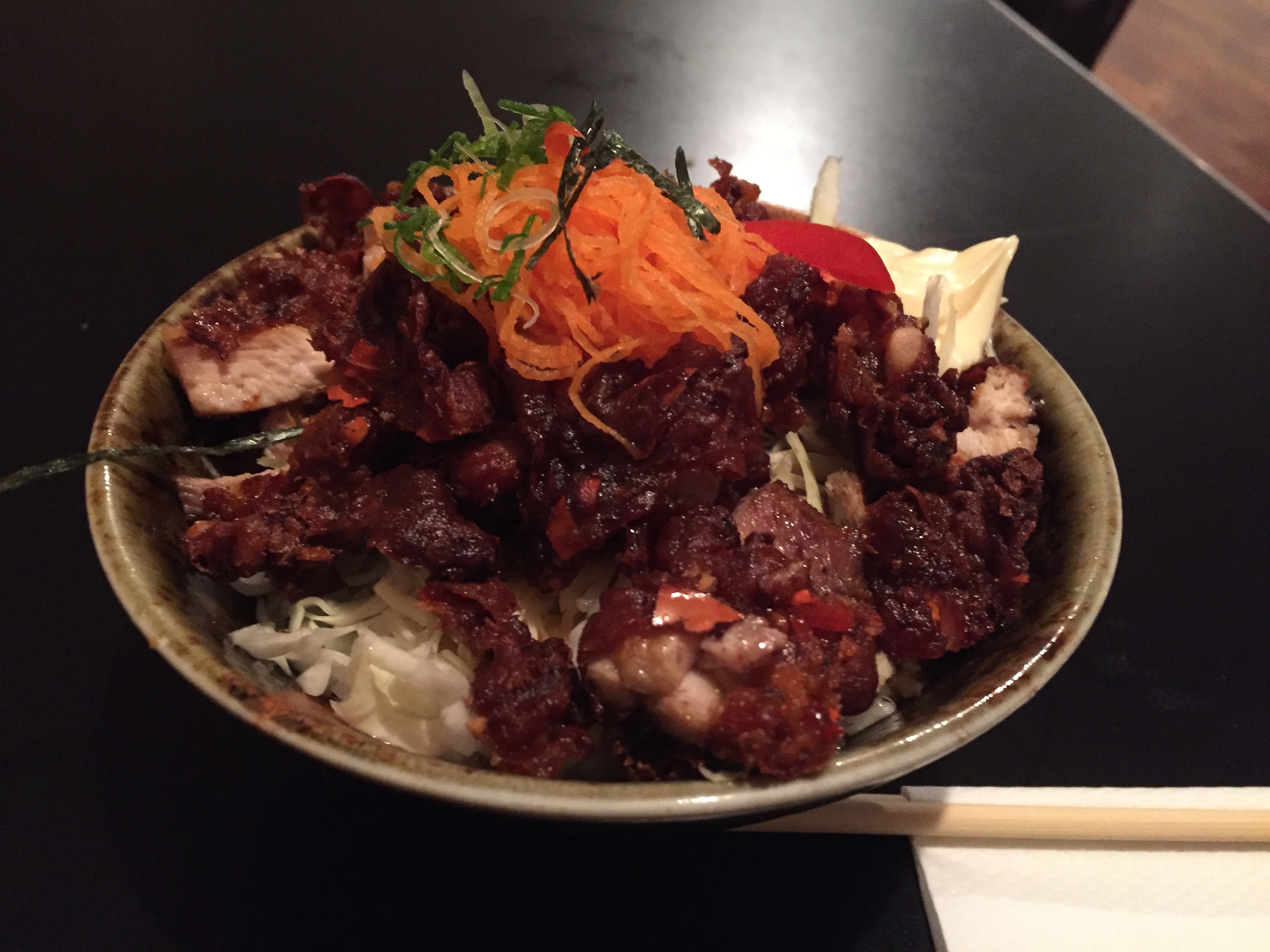 楽伝のスパイシーチキン丼・スモールサイズ