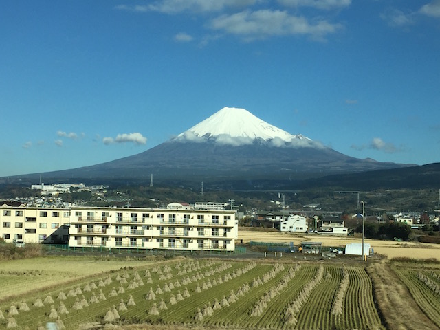 富士市からの富士山。新幹線より
