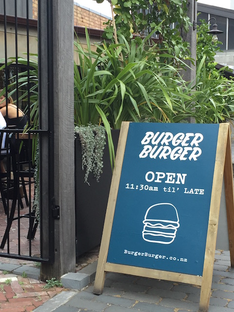 burgerburger-newmarket sign