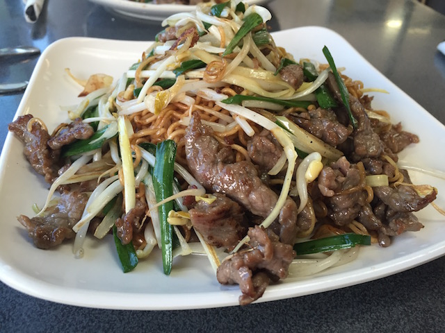 muse cafe beef fried noodle