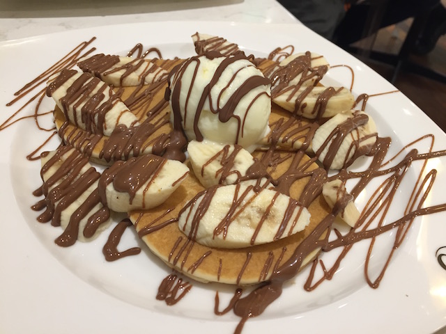 chocoworld 201707 hotcake w banana