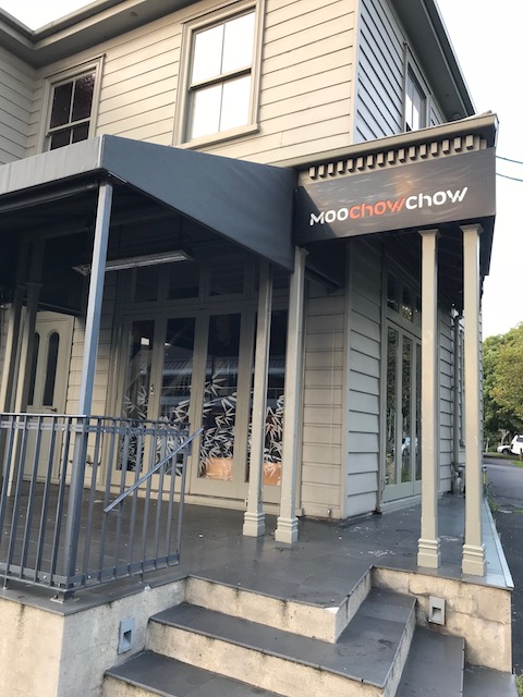 201801 moo chow chow closed entrance