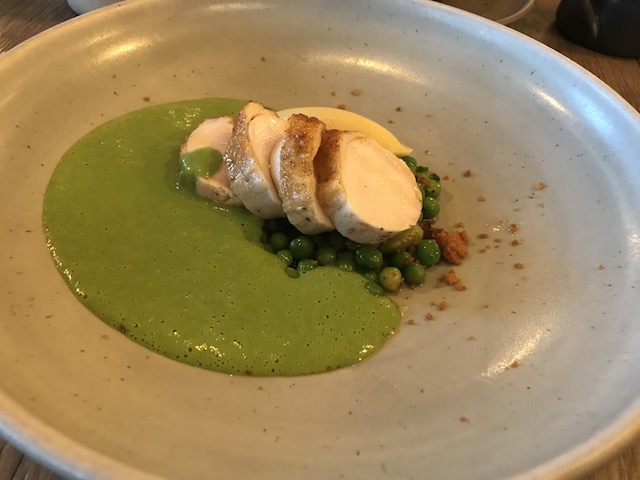 paris butter 201711 chicken w lettuce sauce2