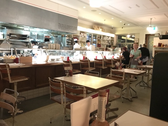 federal deli 201802 interior2