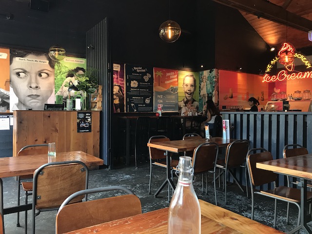 burger burger 201902 interior