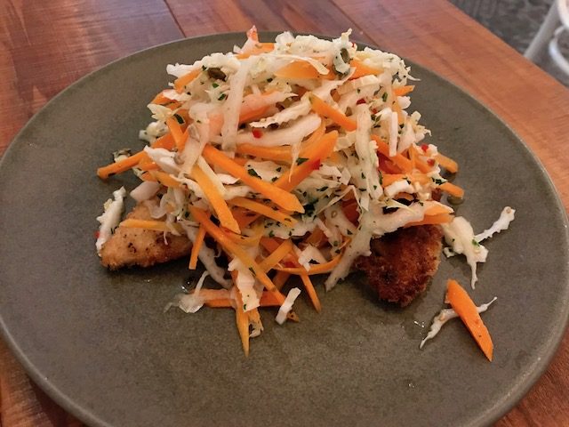 mojo 201902 crispy chicken salad