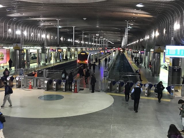 auckland train 201906 platform