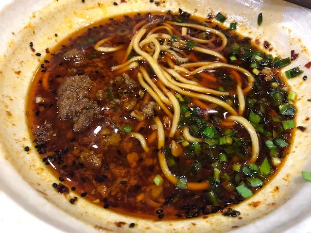 tian fu noodle 201906 dan dan mien eating