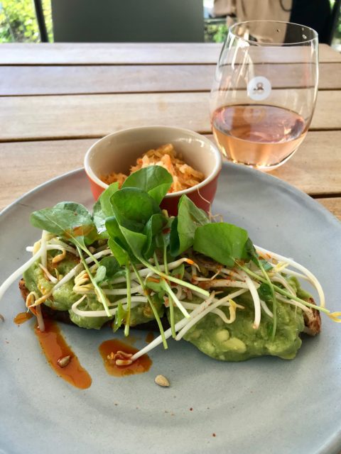 ampersand eatery 201907 smashed avo & wine