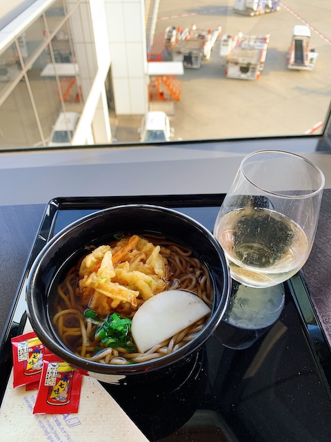 202105 ana suite lounge soba