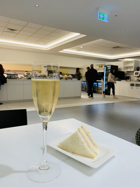 akl airport 202106 nz lounge3