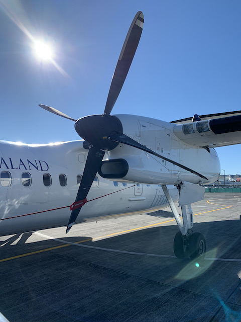 akl regional lounge 202107 plane