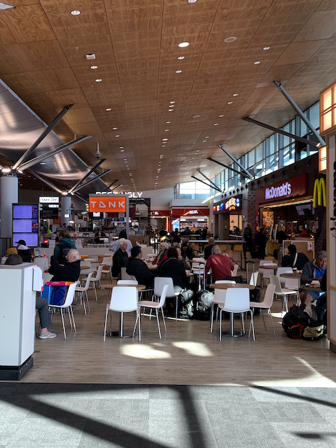 auckland airport 202107 eatery