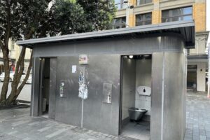 aucklandcity 202210 public toilet