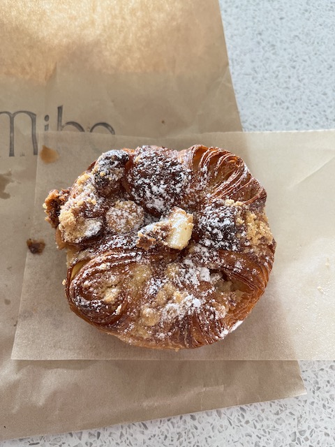 mibo 202210 macadamia danish